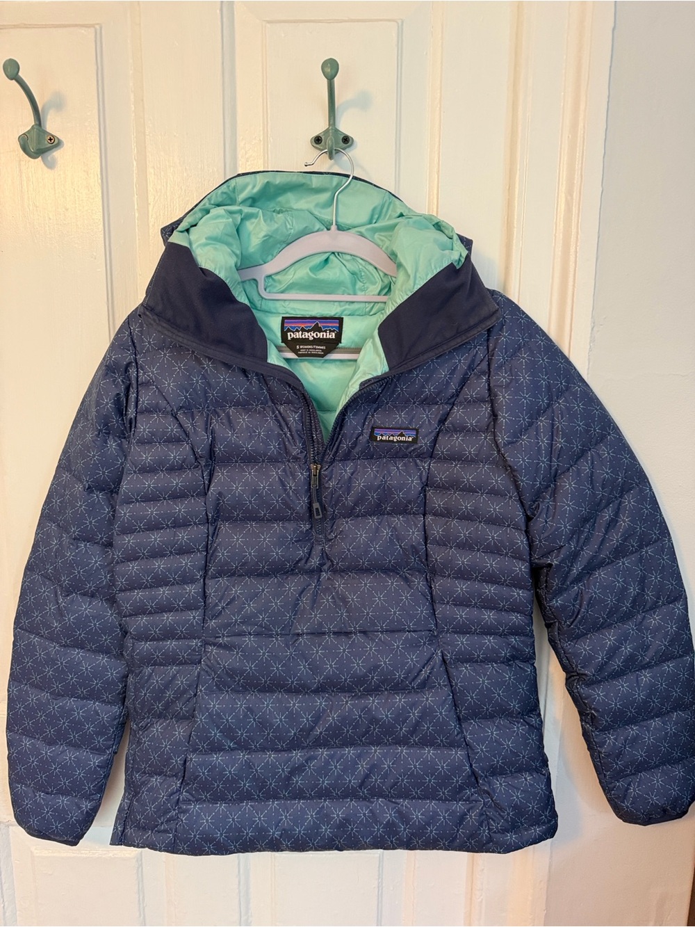 Patagonia Navy Puffer Jacket with Mint Lining